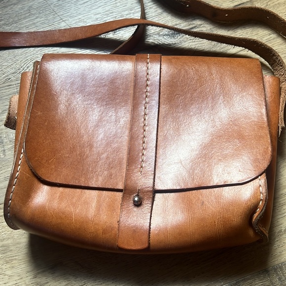 Luna Goods Crossbody Bag - Picture 4 of 11